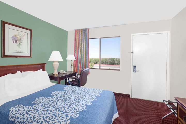 Room 6 of 14