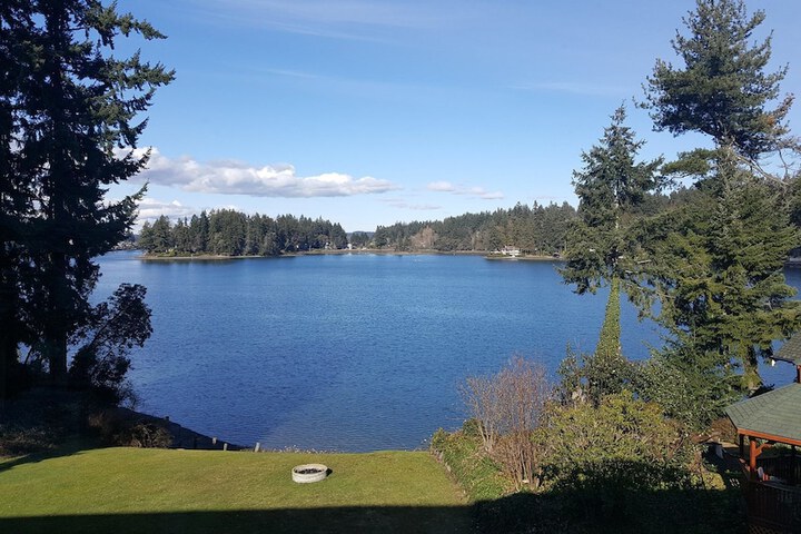 Oyster Bay Inn & Suites