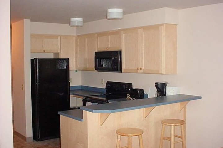 Sea Breeze Court