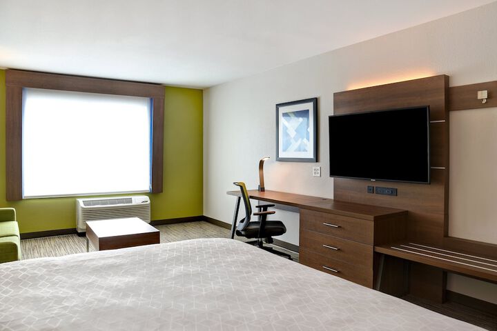 Holiday Inn Express & Suites Ottawa by IHG