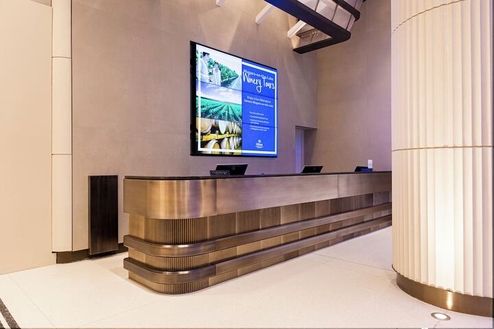 Hilton Niagara Falls / Fallsview Hotel & Suites