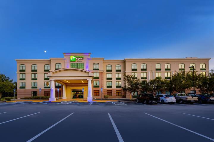 Hotel 4 of 71
