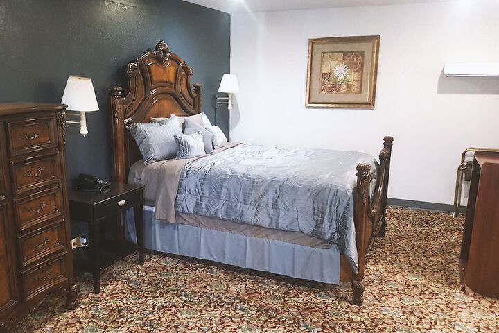 Room 8 of 30