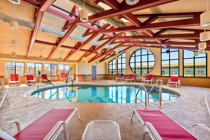 Comfort Suites