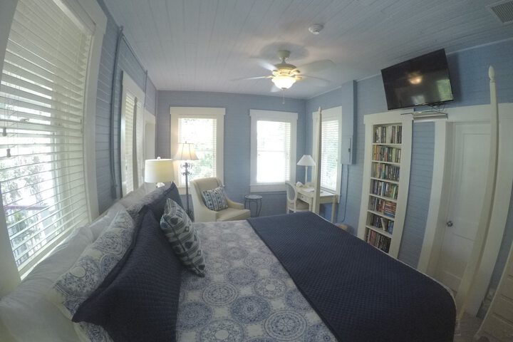 Room 35 of 53