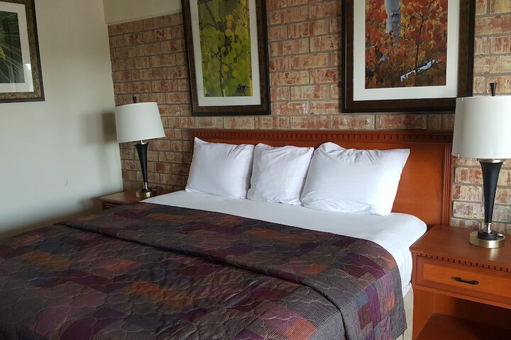 Room 25 of 29