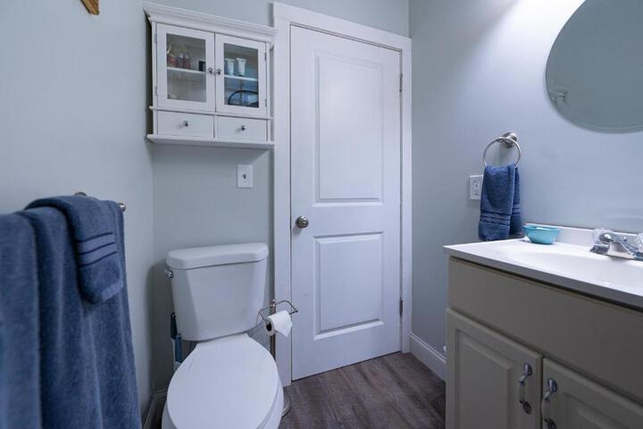 Dual patios Free Laundry Service, College steps