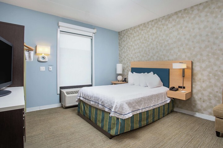 Room 17 of 34