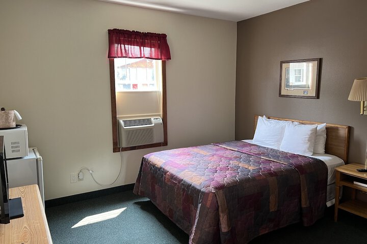 Room 253 of 443