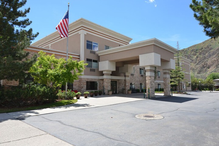 Hotel 2 of 70