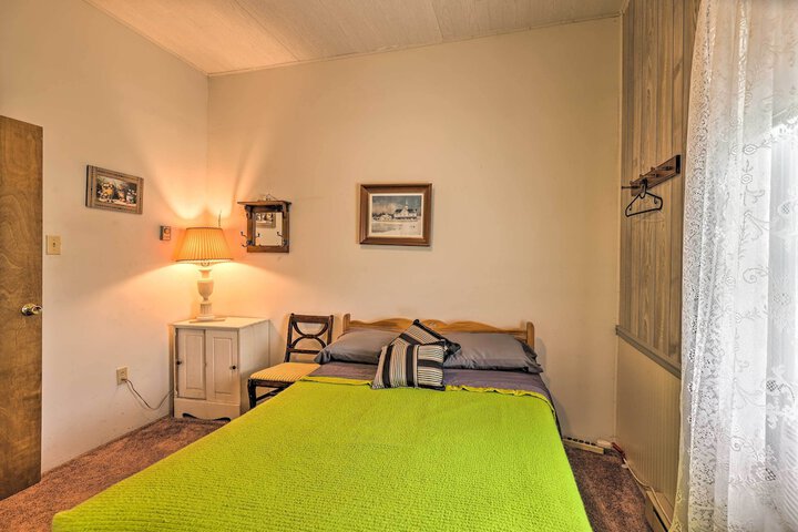 Apartment w / Shared Deck & View of Cowanesque Lake