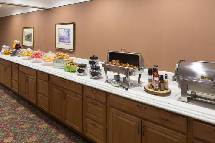 Breakfast/Coffee Service 30 of 37