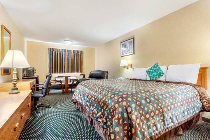 Room 6 of 43