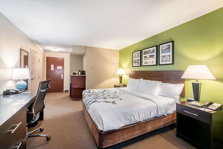 Room 22 of 37