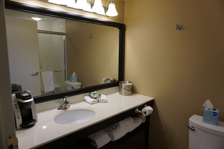 Room 3 of 33