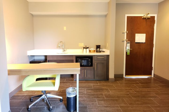Room 46 of 169