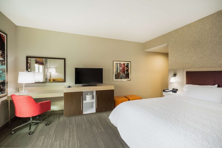 Room 25 of 33