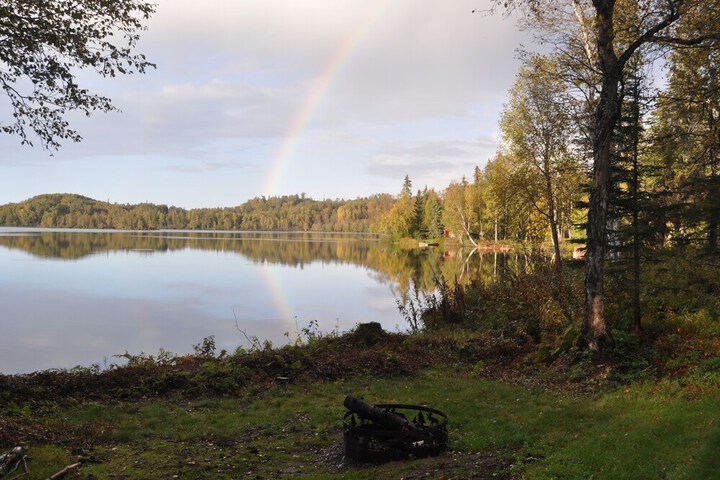 Daniels Lake Lodge B & B