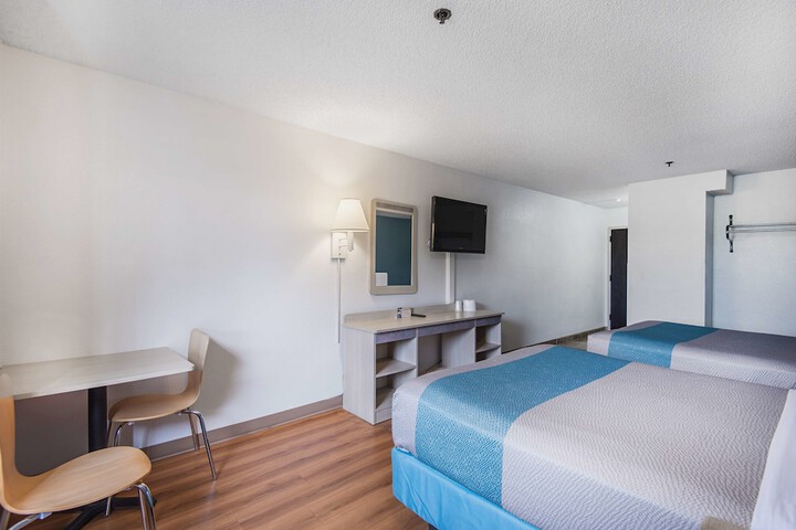 Room 14 of 23