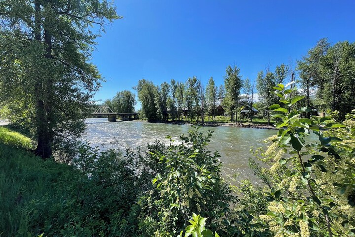Methow River Lodge & Cabins