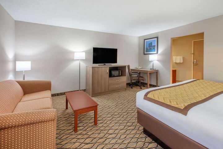 Room 10 of 30