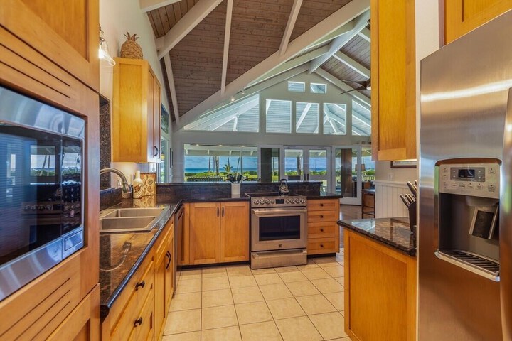 Makana Nui 3 Bedroom Home by RedAwning