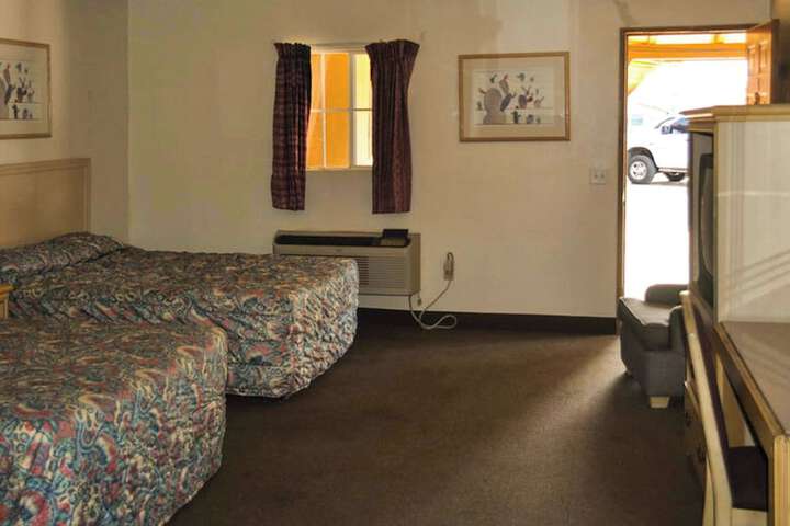 California Suites Motel
