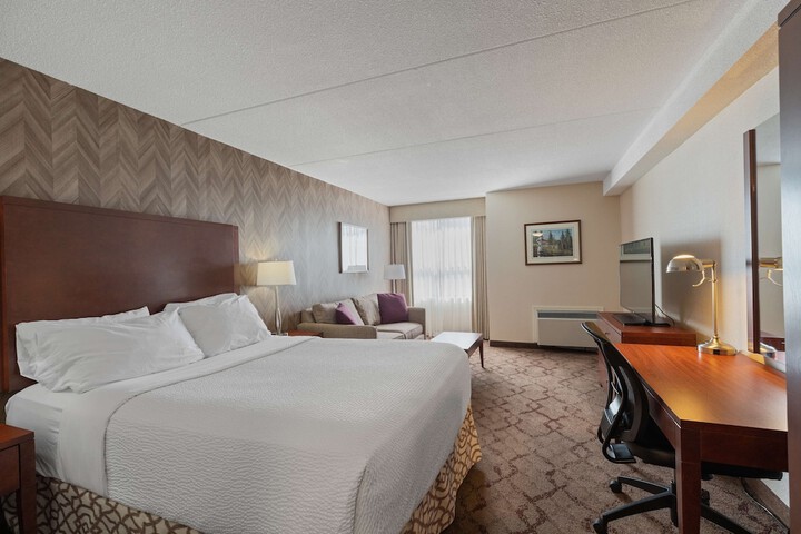 Room 43 of 97