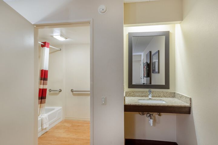 Room 18 of 31
