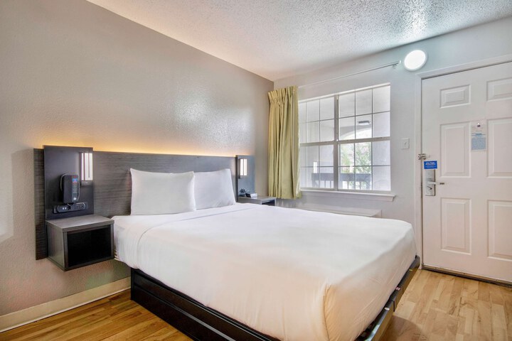 Room 22 of 25