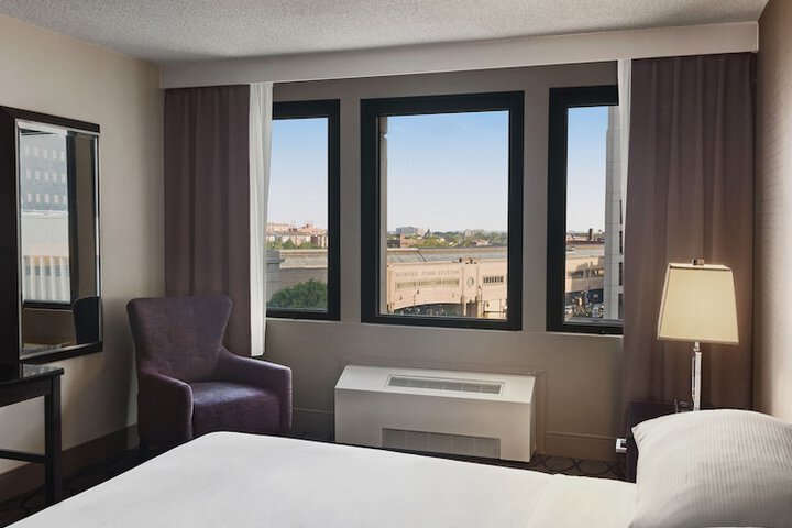 DoubleTree by Hilton Newark Penn Station