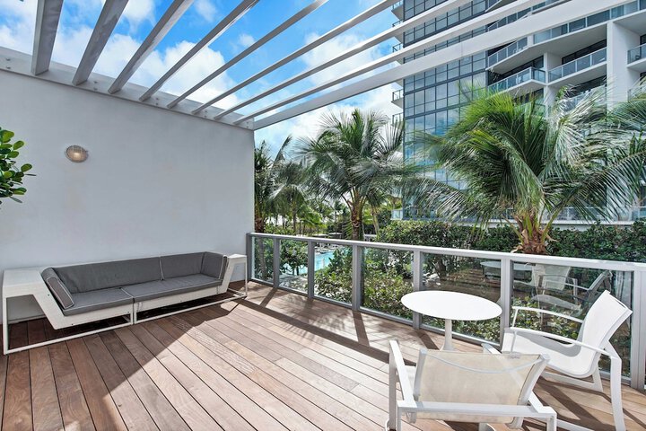 W South Beach