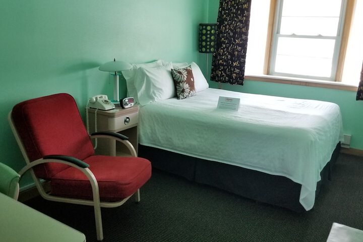Room 26 of 75