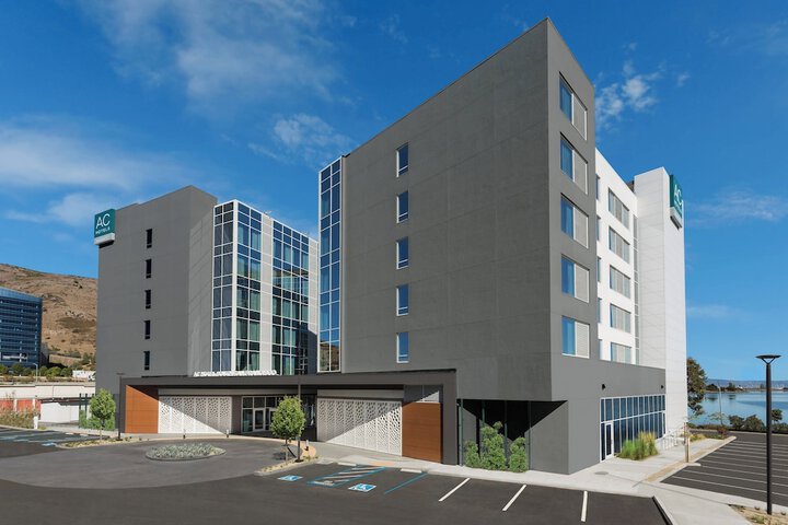 Hotel 2 of 69
