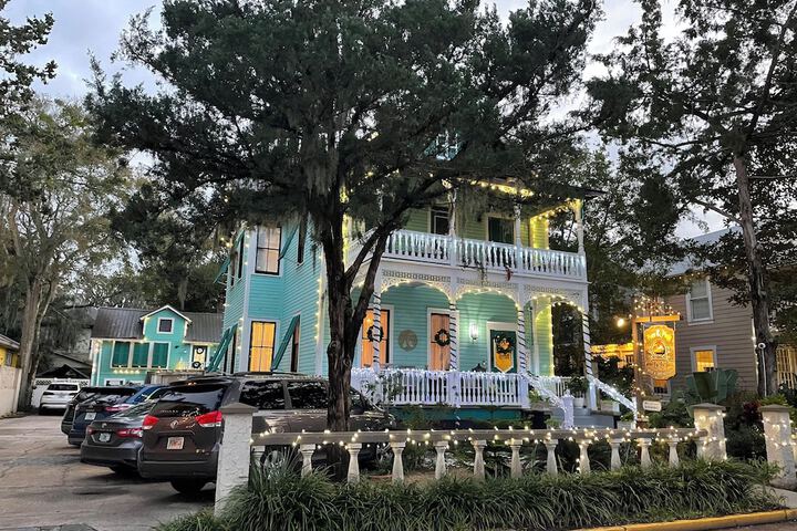 Peace & Plenty Inn Bed & Breakfast