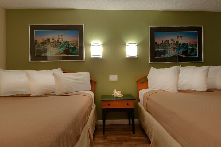 Room 15 of 23