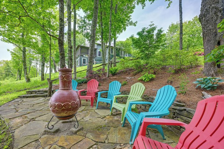 On 22 Acres: Cullowhee Craftsman Home w / Mtn Views