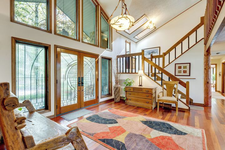 Luxe Poconos Pines Home w / Beach + Amenities!