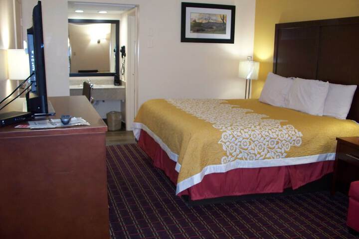 Room 40 of 48