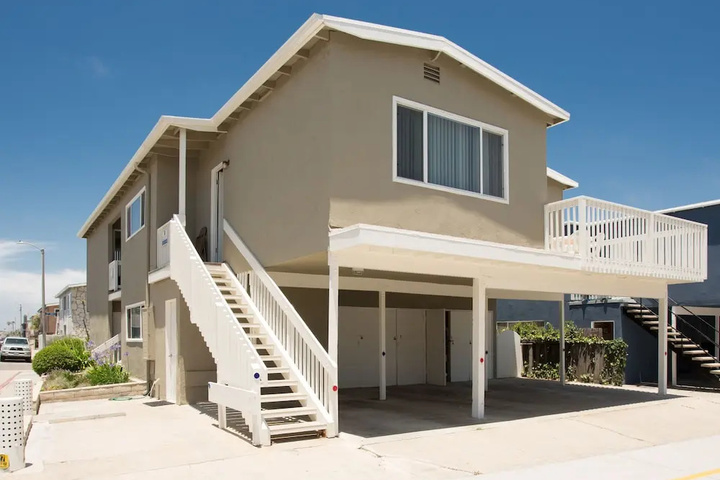 3612 Seashore Drive Abru 4 Bedroom Duplex
