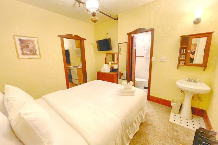 Room 74 of 92