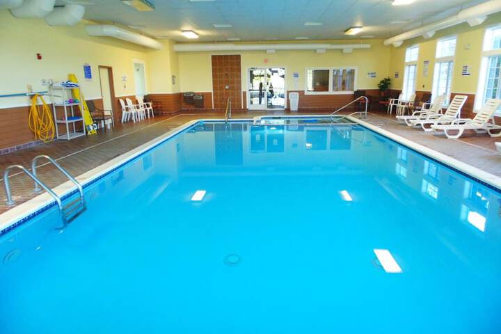 American Inn and Suites Houghton Lake