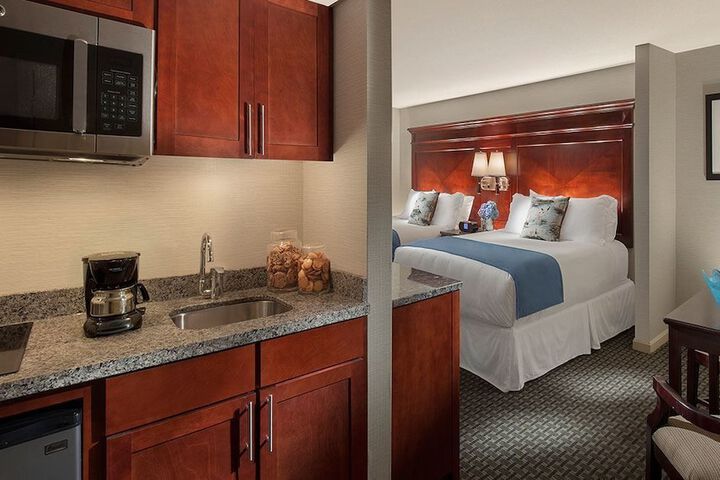 Ocean Mist Beach Hotel & Suites