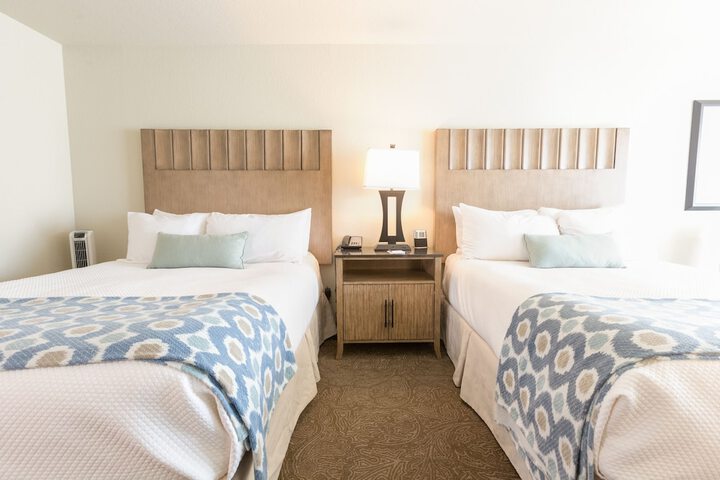 Cambria Landing Inn & Suites