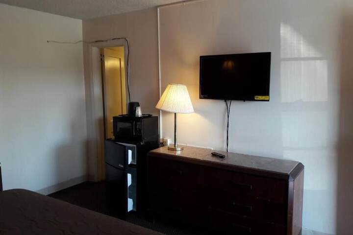 Room 12 of 18