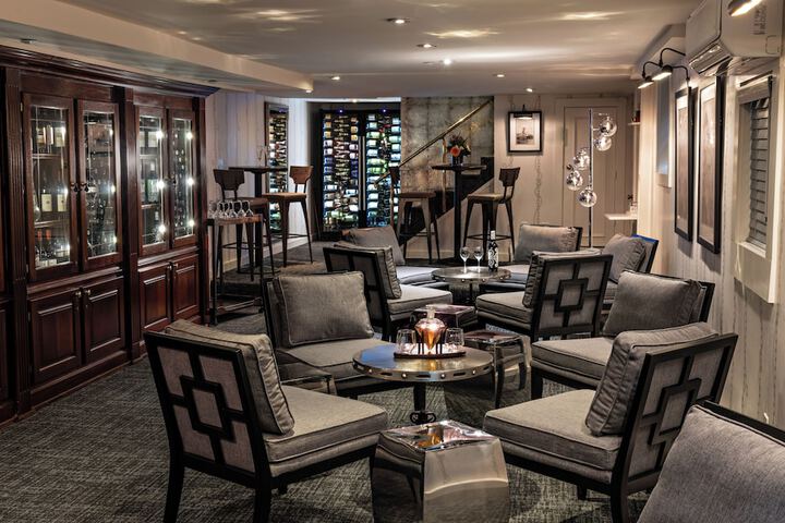 Crowne Pointe Historic Inn & Spa - Adults Only