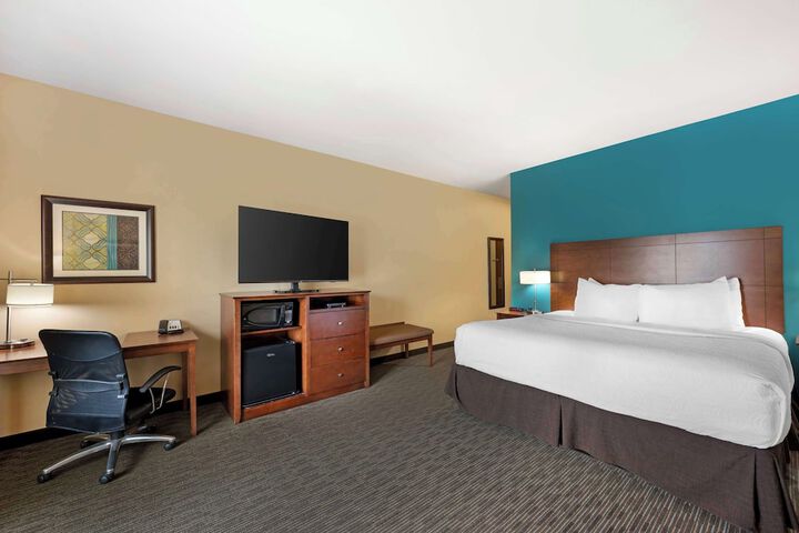 Room 30 of 53
