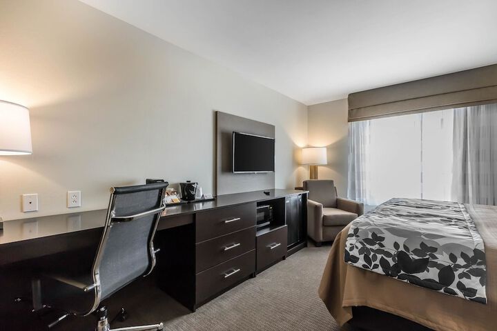 Room 32 of 45