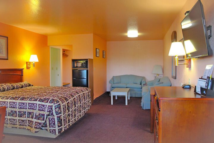 Room 14 of 32