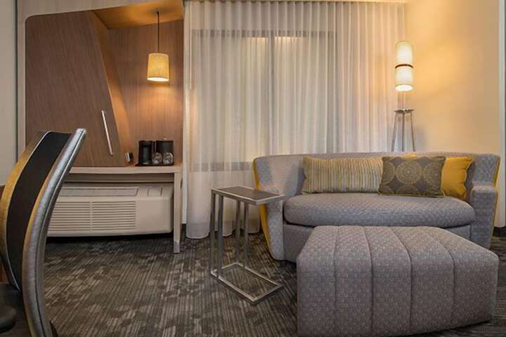 Room 16 of 37